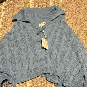 Oversized collar, crop sweater with side ties